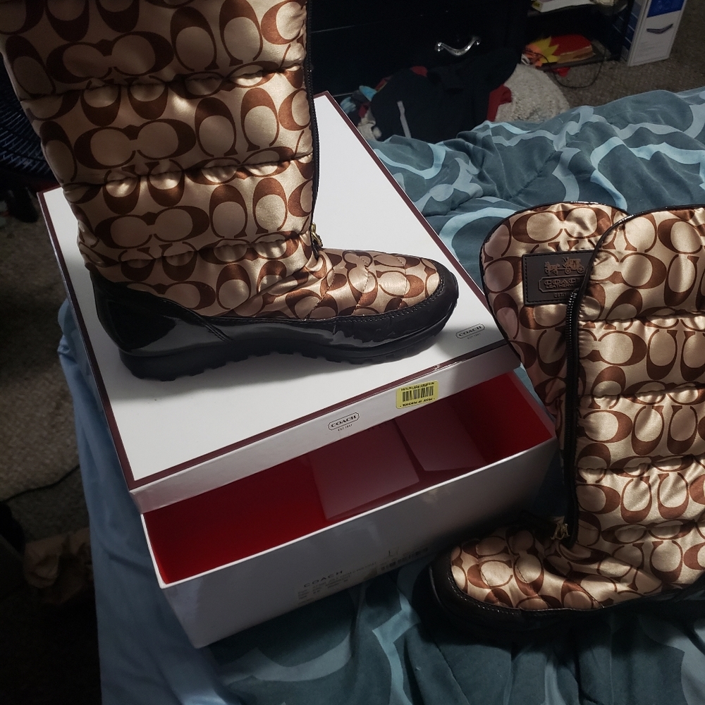 Coach snow boots